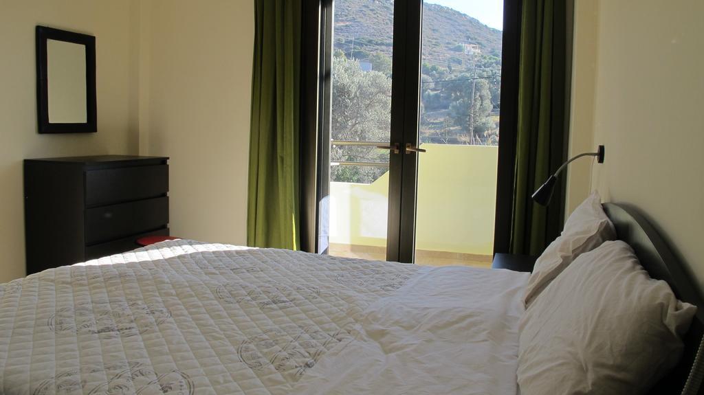 Artemis Appartments Pitsidia Exterior foto