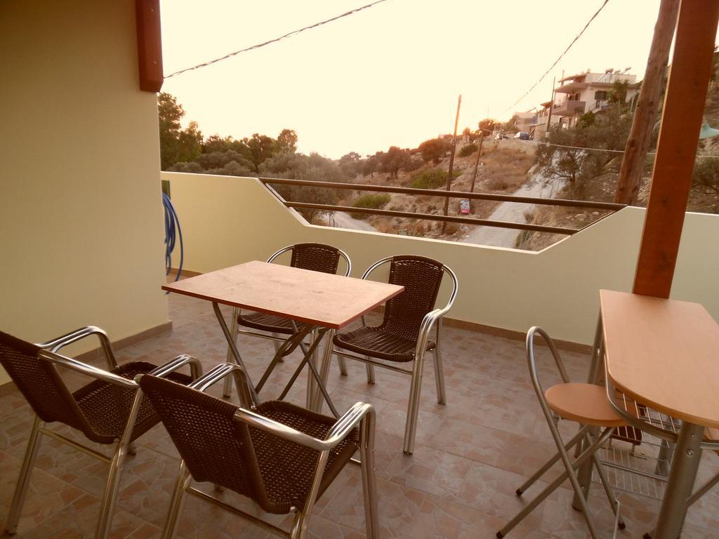 Artemis Appartments Pitsidia Exterior foto