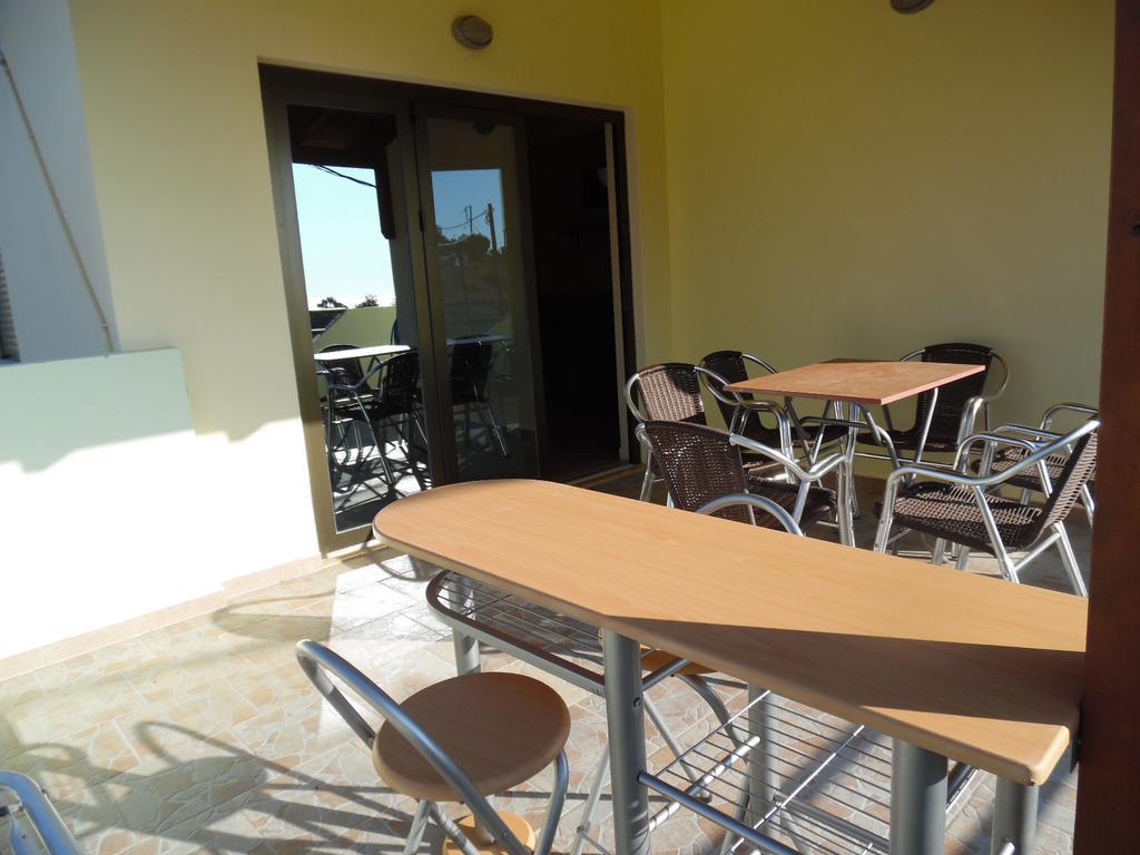 Artemis Appartments Pitsidia Exterior foto